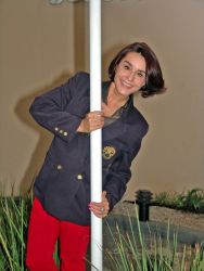 Фото №2 Луселия Сантуш